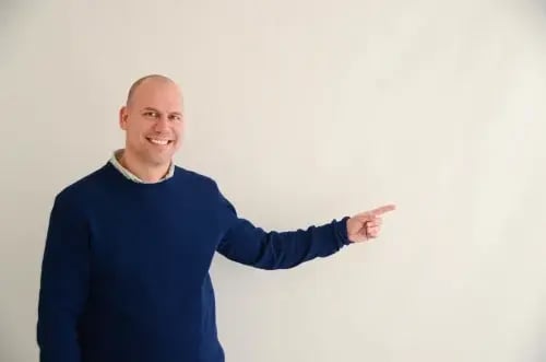 Niki de Wolff voor groot bord