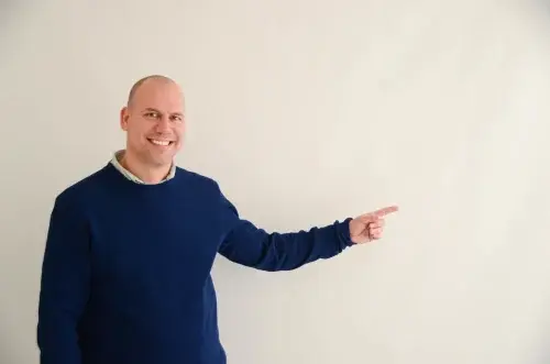 Niki de Wolff voor groot bord